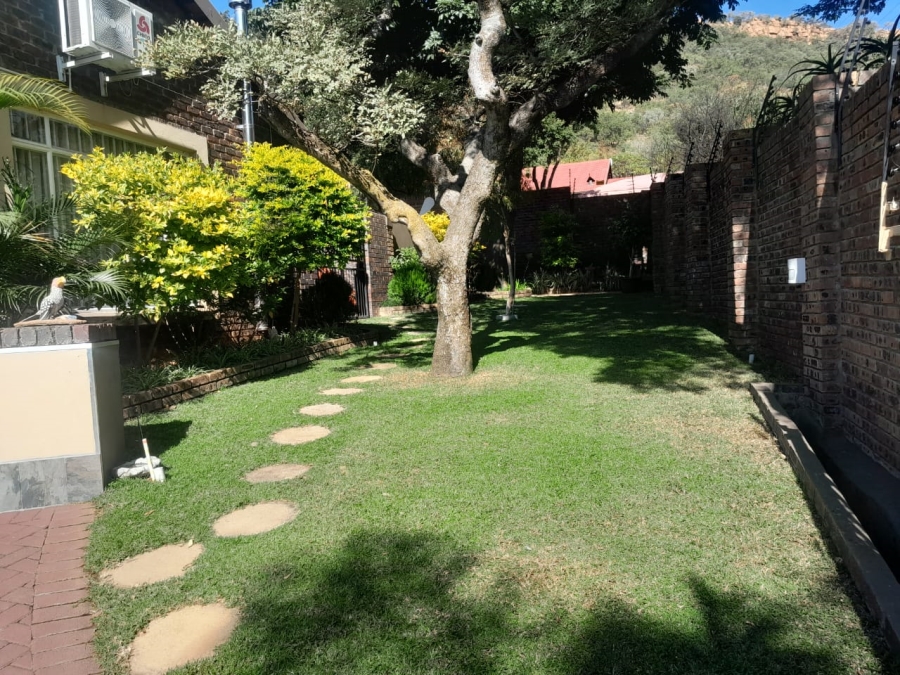 4 Bedroom Property for Sale in Safari Gardens North West